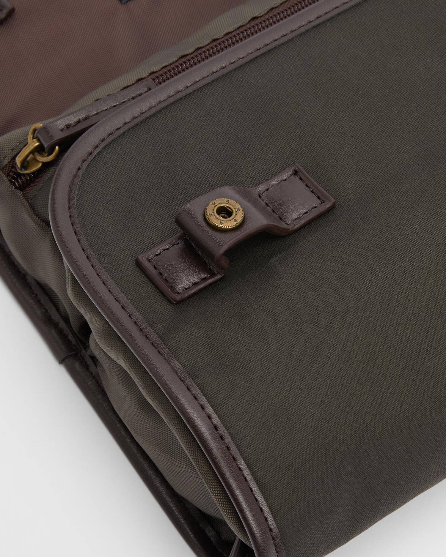 Trousse de toilette suspendue Barbour Wax